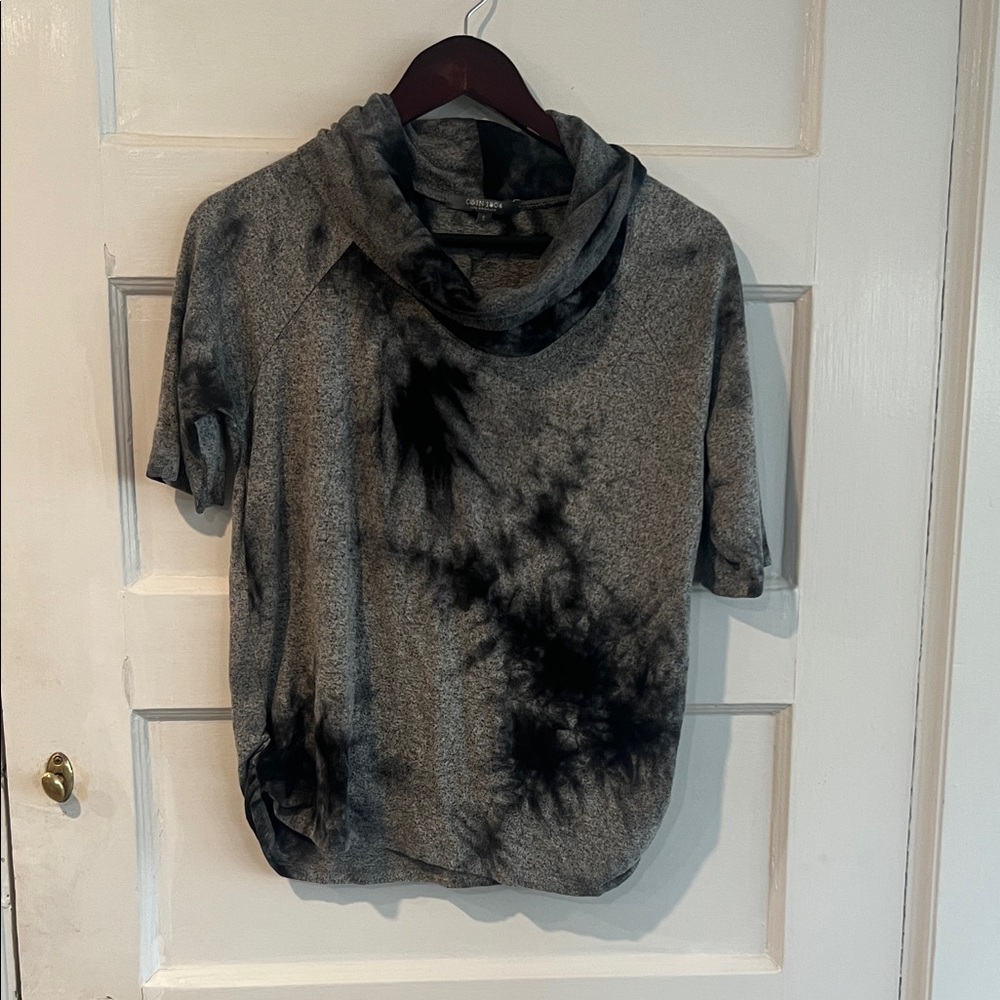 Gray and Black Women's Top